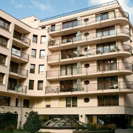 アパートホテル Mango 3*