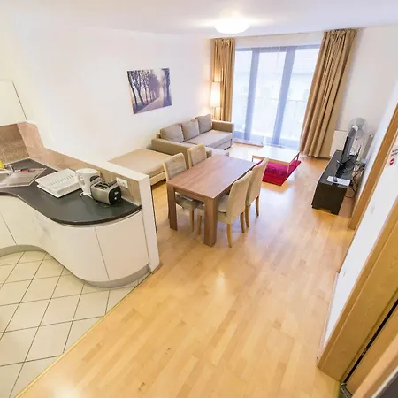 アパートホテル Mango 3*