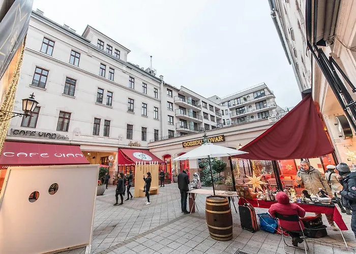 Mango بودابست